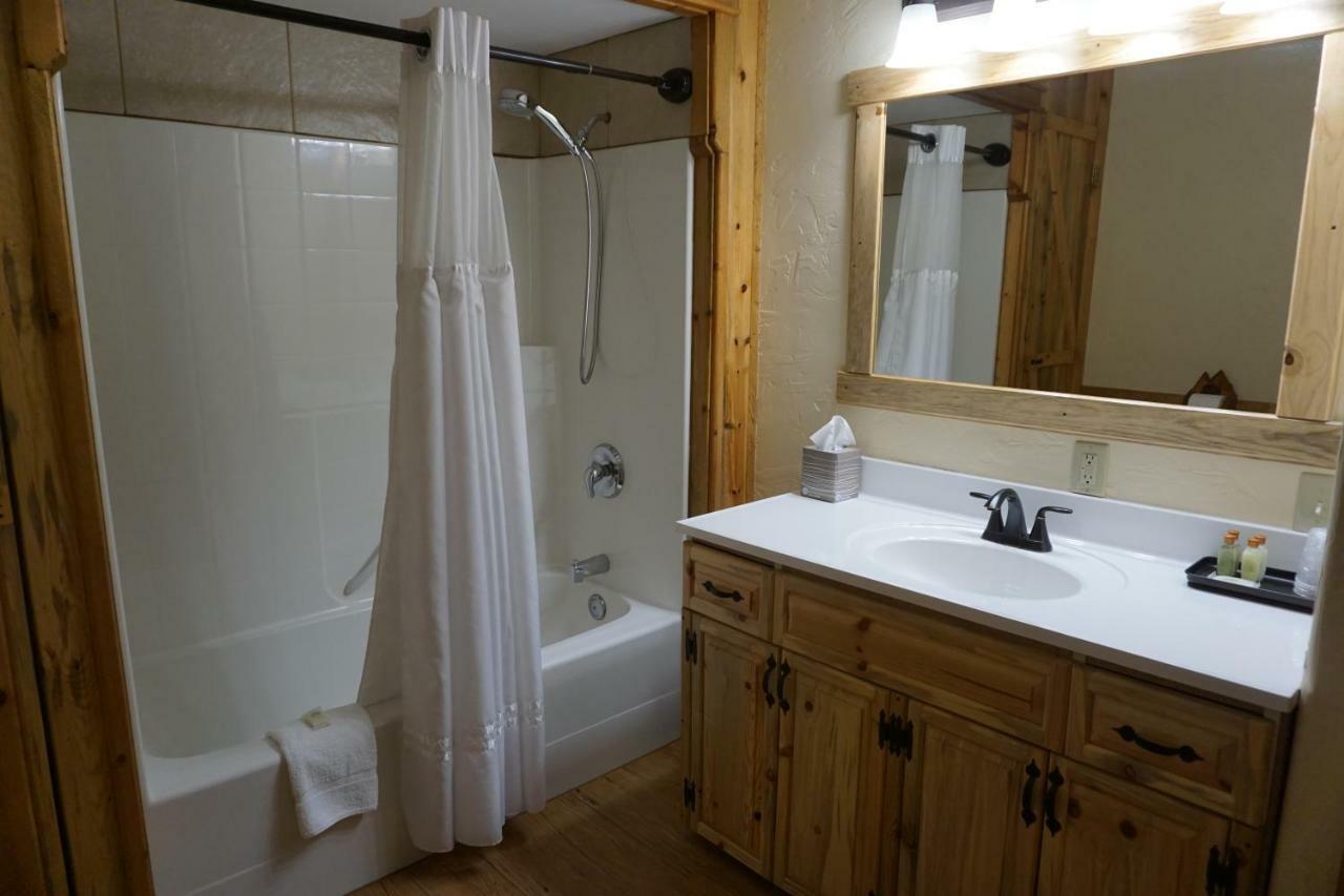 The Hemlocks Rv And Lodging Hotel Bonners Ferry Bagian luar foto